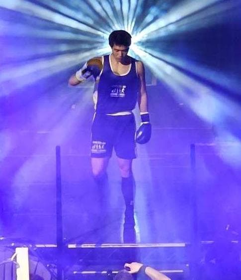 Adam C., Bodyjunkies white collar boxer (0-0-1)