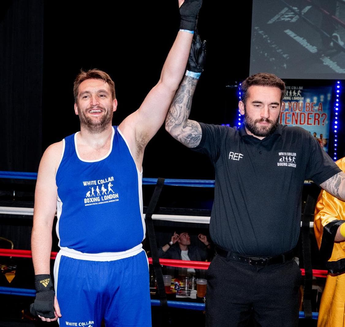 James F., Bodyjunkies white collar boxer (1-0)