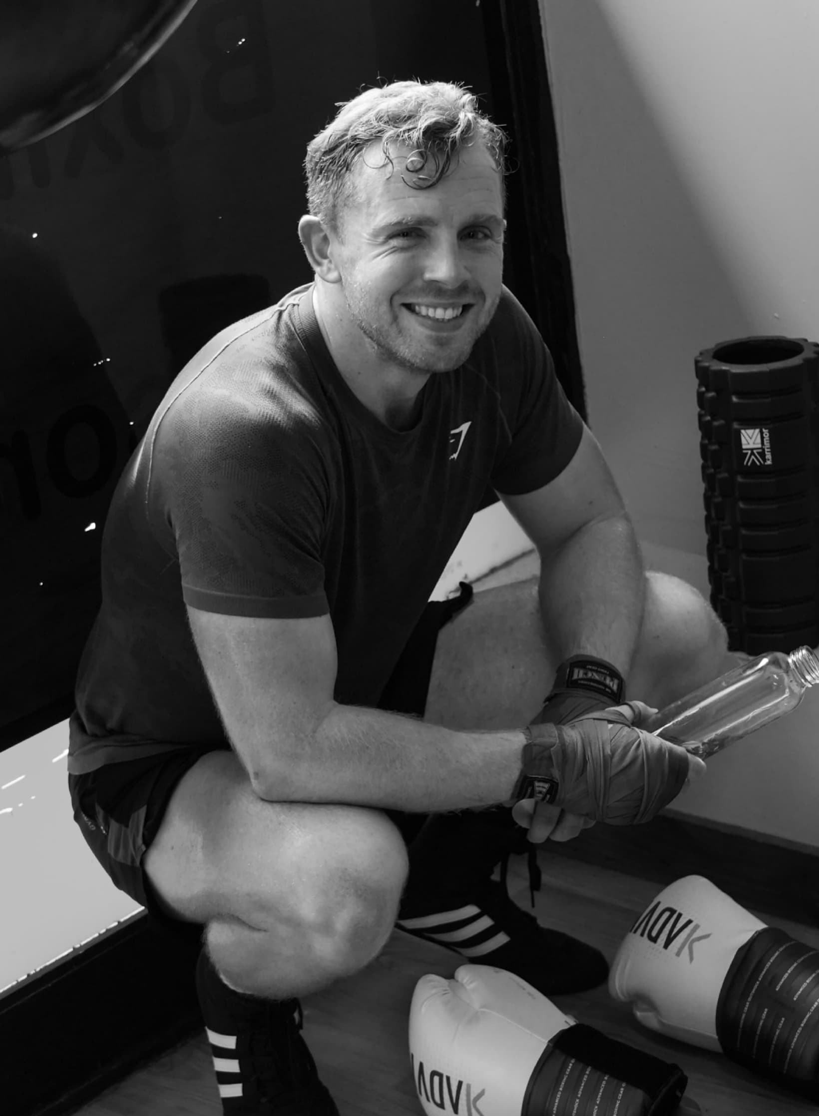 James T., Bodyjunkies white collar boxer